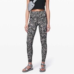 NWT Lululemon Wunder Under High-Rise Tight 28" *F
Floral Spritz Multi